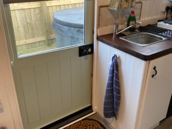 222c4d25-9f83-4d8f-9e54-31e1a5eb2bdd