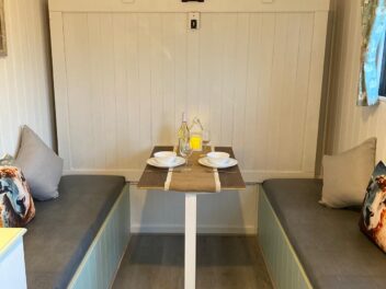 d0544b37-dd91-4e19-a2f8-21d5978c7c1c